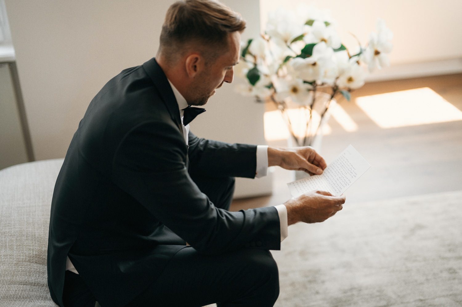 groom reading vows